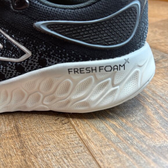 NEW Women's Sz 12 2A New Balance Fresh Foam X 1080v12, Black/White running - Picture 10 of 10